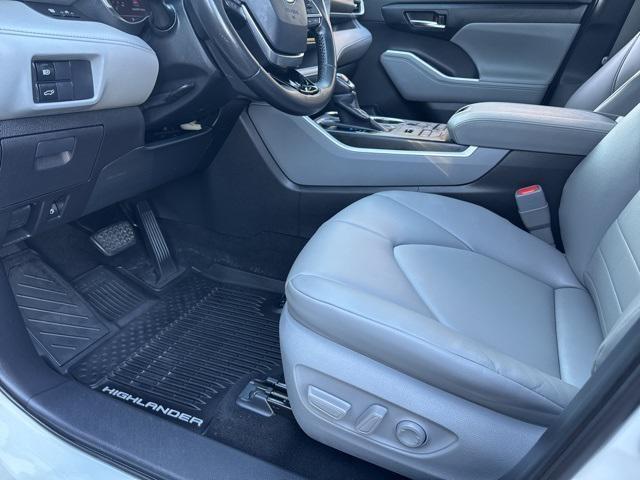 used 2020 Toyota Highlander car, priced at $32,268