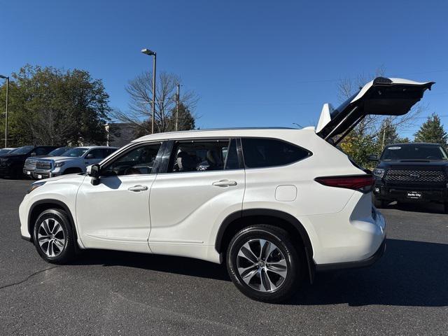 used 2020 Toyota Highlander car, priced at $32,268