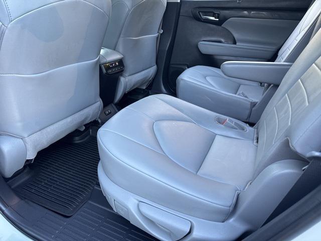 used 2020 Toyota Highlander car, priced at $32,268
