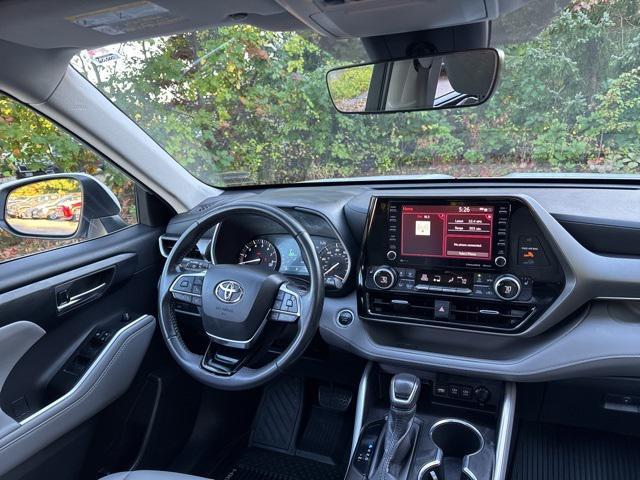 used 2020 Toyota Highlander car, priced at $32,268