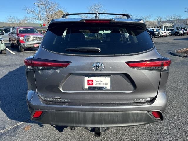 used 2022 Toyota Highlander car, priced at $37,528