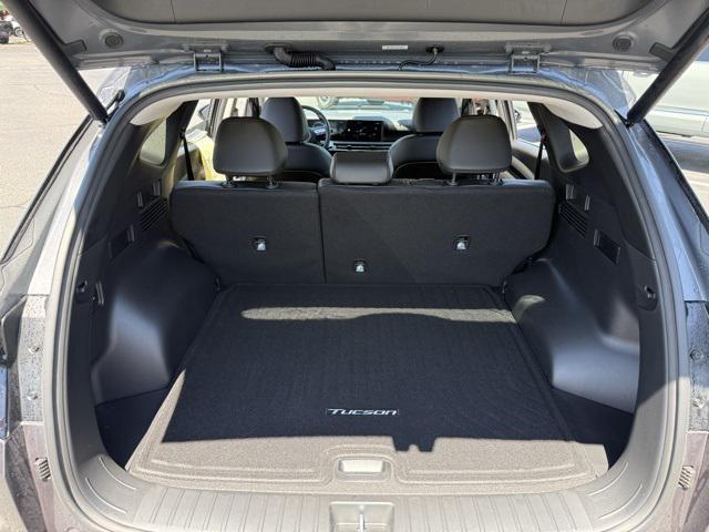 used 2025 Hyundai TUCSON Hybrid car, priced at $33,294