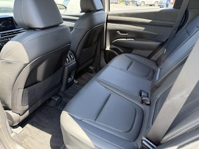 used 2025 Hyundai TUCSON Hybrid car, priced at $33,294