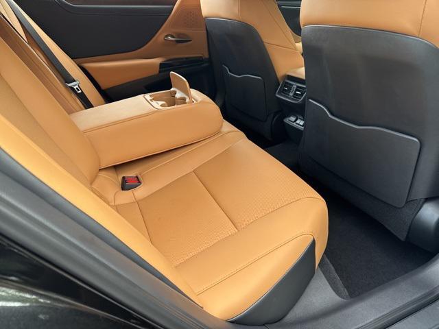 new 2025 Lexus ES 350 car, priced at $47,464