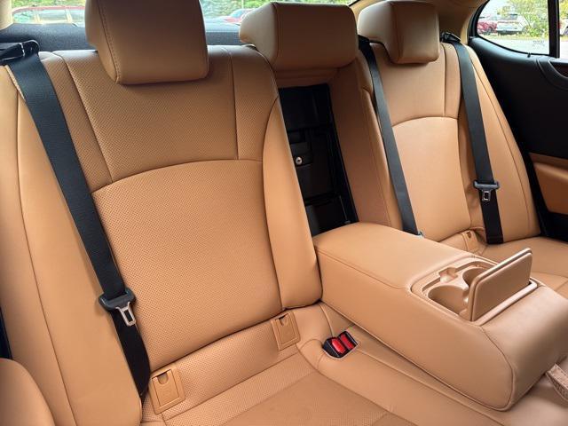 new 2025 Lexus ES 350 car, priced at $47,464