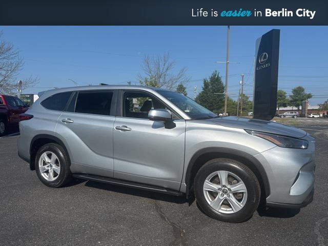 used 2023 Toyota Highlander car, priced at $32,790