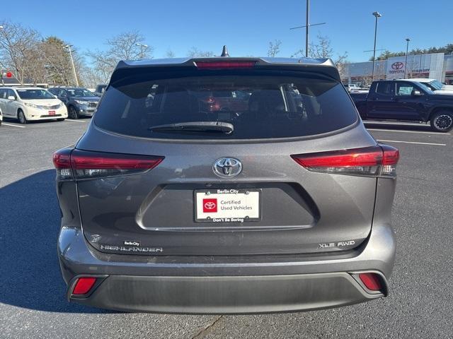 used 2021 Toyota Highlander car, priced at $31,438