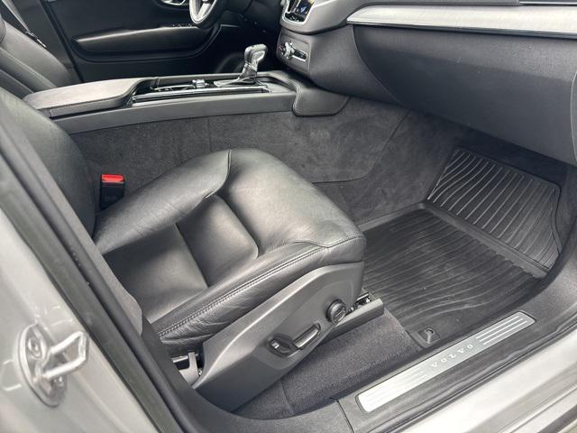 used 2022 Volvo XC90 car, priced at $35,985