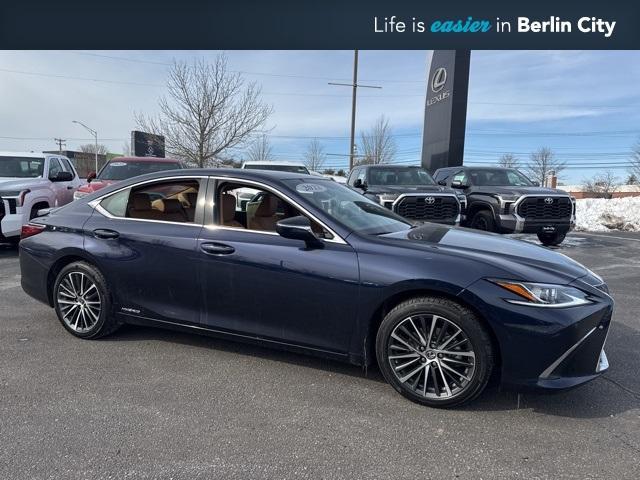 used 2022 Lexus ES 300h car, priced at $35,988