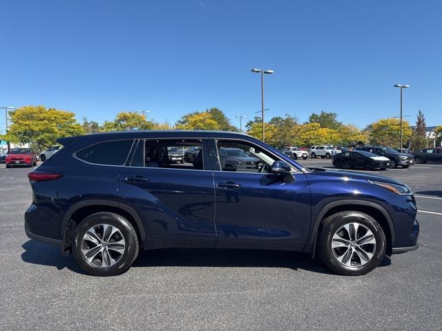 used 2021 Toyota Highlander car, priced at $33,768