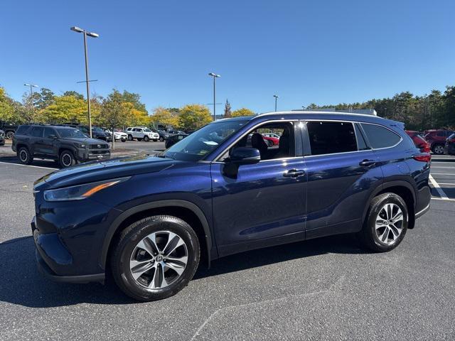 used 2021 Toyota Highlander car, priced at $33,768