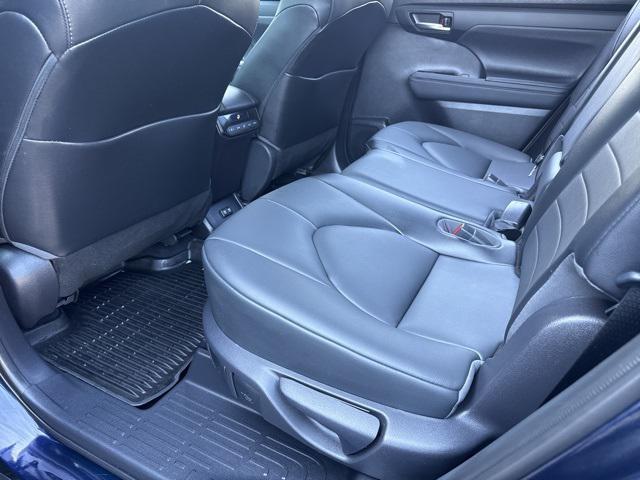 used 2021 Toyota Highlander car, priced at $33,768