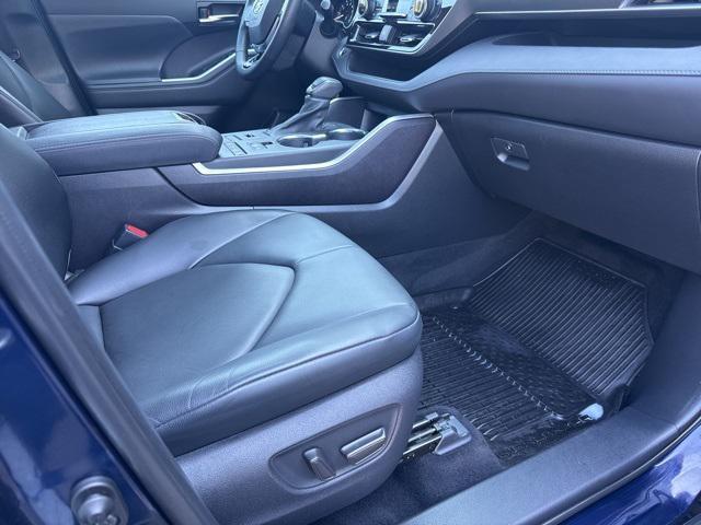 used 2021 Toyota Highlander car, priced at $33,768