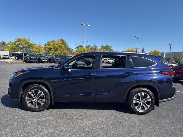 used 2021 Toyota Highlander car, priced at $33,768