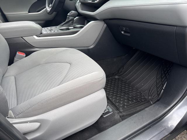 used 2023 Toyota Highlander car, priced at $33,896