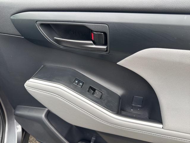 used 2023 Toyota Highlander car, priced at $33,896