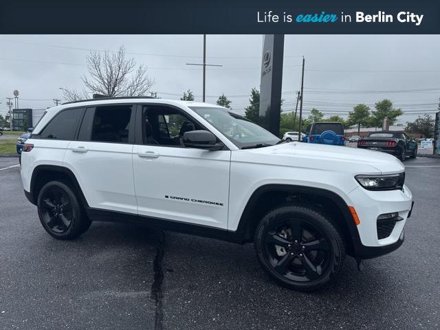 used 2025 Jeep Grand Cherokee car, priced at $42,544