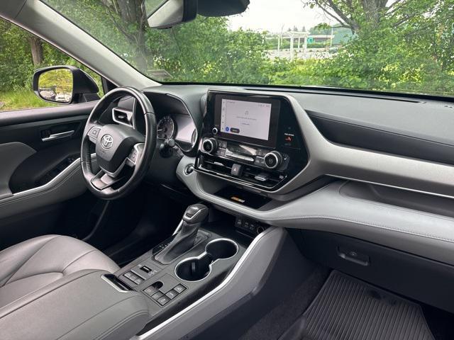 used 2023 Toyota Highlander car, priced at $39,375