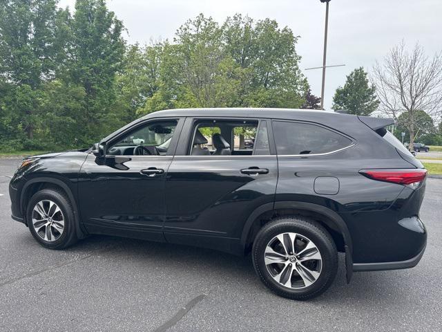 used 2023 Toyota Highlander car, priced at $39,375