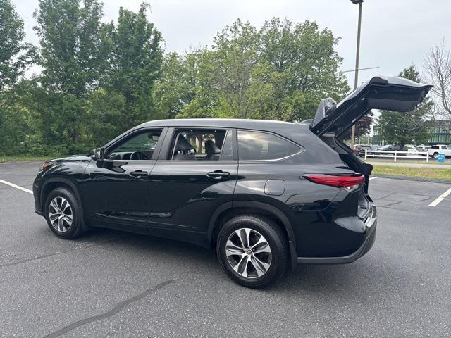 used 2023 Toyota Highlander car, priced at $39,375