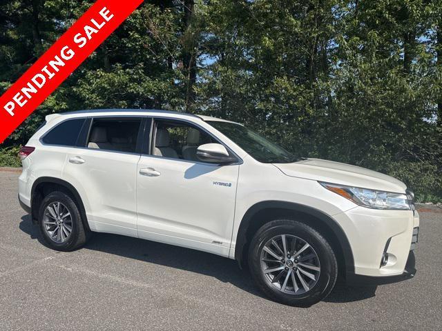 used 2017 Toyota Highlander Hybrid car, priced at $25,998