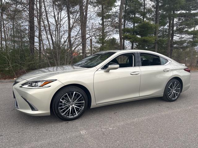 new 2025 Lexus ES 300h car, priced at $48,941