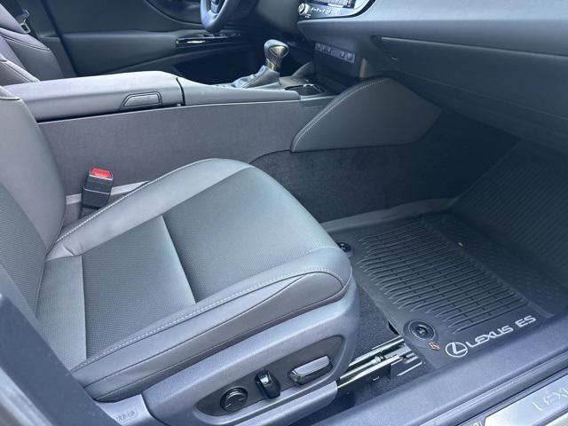 new 2025 Lexus ES 300h car, priced at $48,941