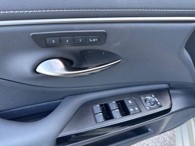 new 2025 Lexus ES 300h car, priced at $48,941