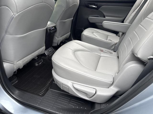 used 2022 Toyota Highlander car, priced at $37,406