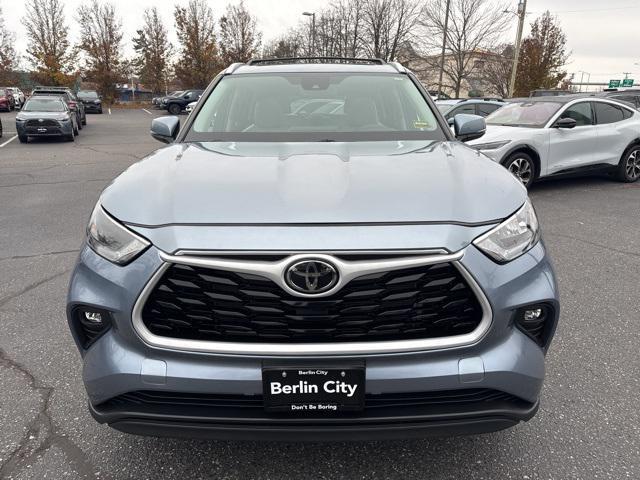 used 2022 Toyota Highlander car, priced at $37,406