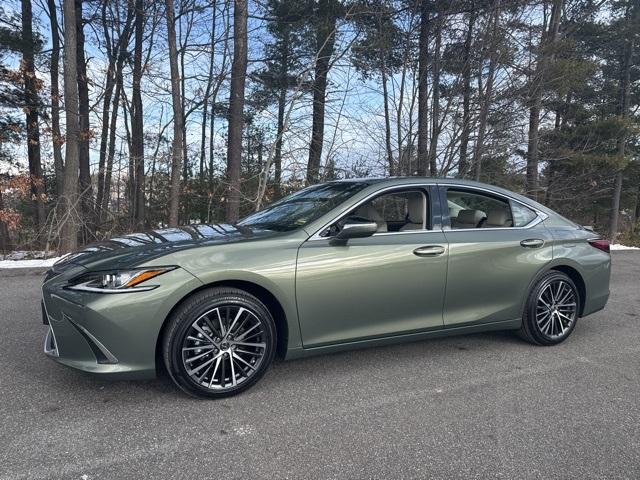 new 2025 Lexus ES 350 car, priced at $49,834