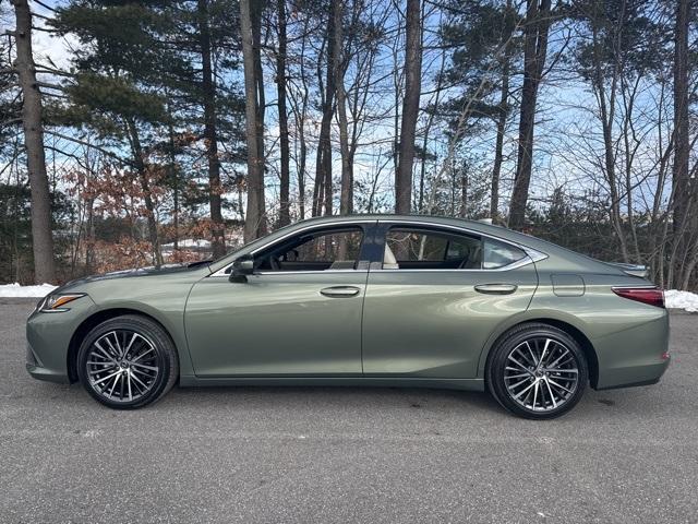 new 2025 Lexus ES 350 car, priced at $49,834