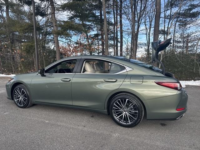 new 2025 Lexus ES 350 car, priced at $49,834