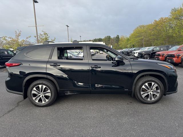 used 2023 Toyota Highlander Hybrid car, priced at $45,994