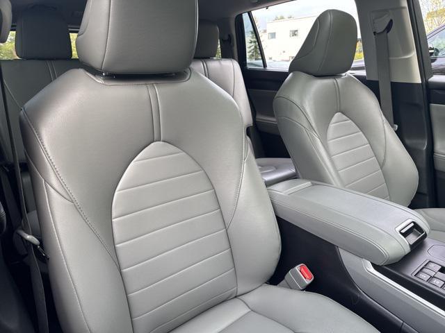 used 2023 Toyota Highlander Hybrid car, priced at $45,994