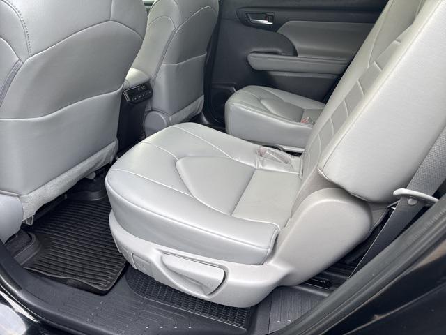 used 2023 Toyota Highlander Hybrid car, priced at $45,994