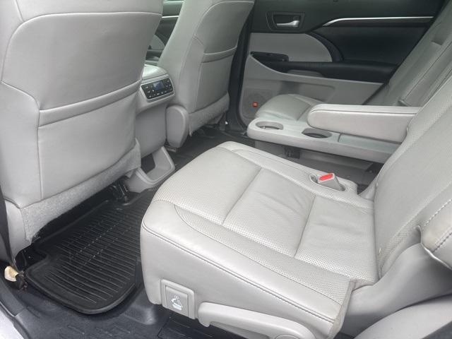 used 2015 Toyota Highlander Hybrid car, priced at $25,997