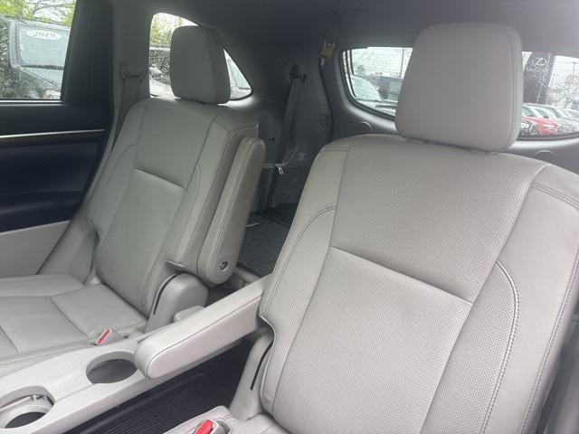 used 2015 Toyota Highlander Hybrid car, priced at $25,997