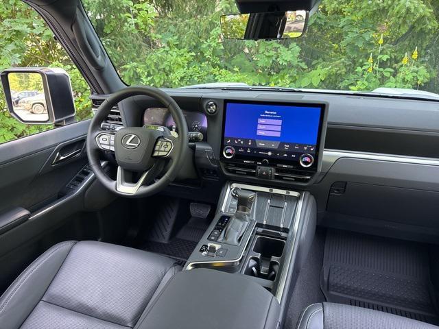 new 2025 Lexus GX 550 car, priced at $85,773