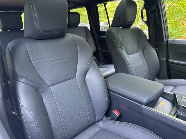 new 2025 Lexus GX 550 car, priced at $85,773