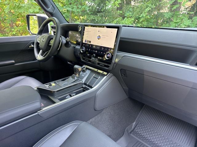 new 2025 Lexus GX 550 car, priced at $85,773