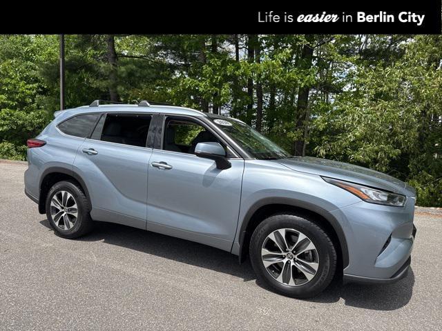 used 2020 Toyota Highlander car, priced at $30,695