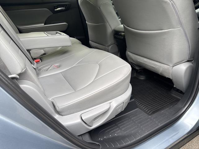 used 2020 Toyota Highlander car, priced at $30,645