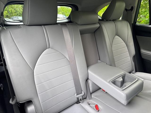 used 2020 Toyota Highlander car, priced at $30,645