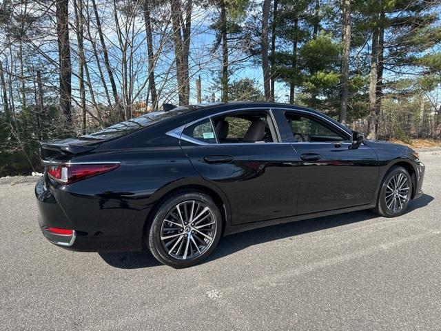 new 2024 Lexus ES 300h car, priced at $52,570