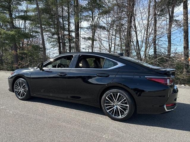 new 2024 Lexus ES 300h car, priced at $52,570