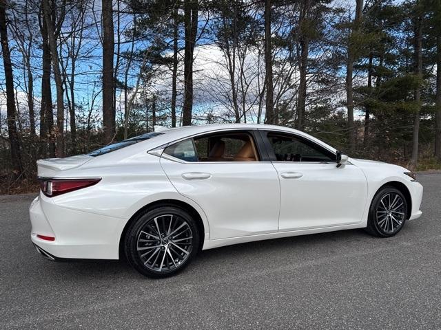 new 2025 Lexus ES 350 car, priced at $50,584