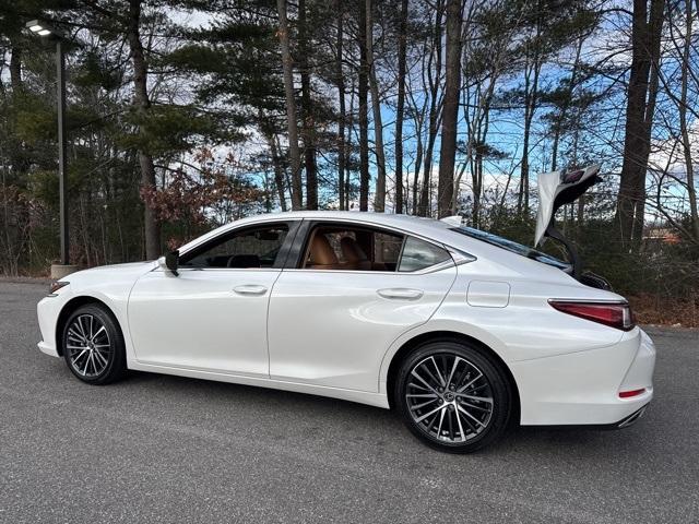 new 2025 Lexus ES 350 car, priced at $50,584