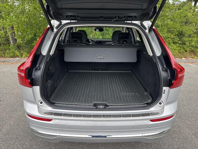 used 2022 Volvo XC60 car, priced at $33,995