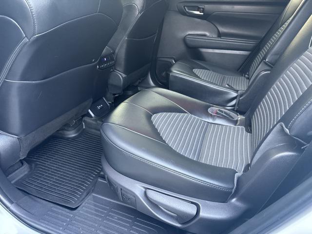 used 2022 Toyota Highlander car, priced at $40,288